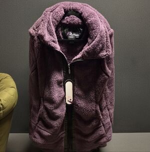 Cozy Plush Zip-Up Jacket in Deep Plum